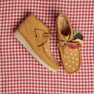 Clarks Originals x Vandy the Pink Wallabee Boot Burger Collaboration Size 9